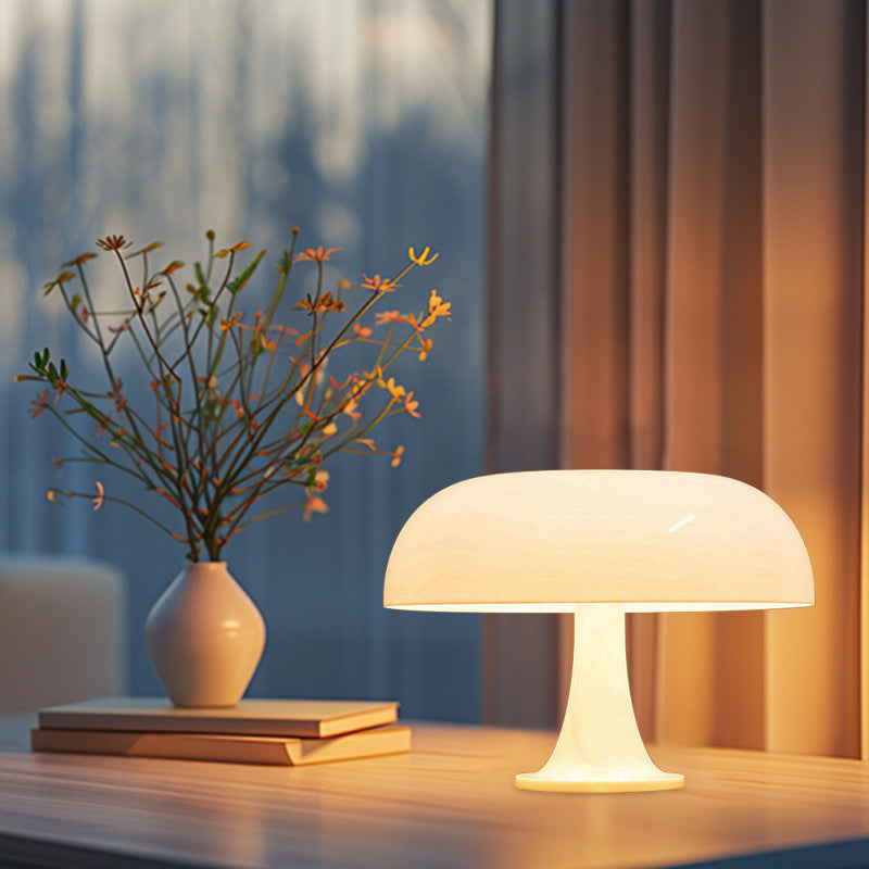 Mirea – Svamplampa med mysig belysning