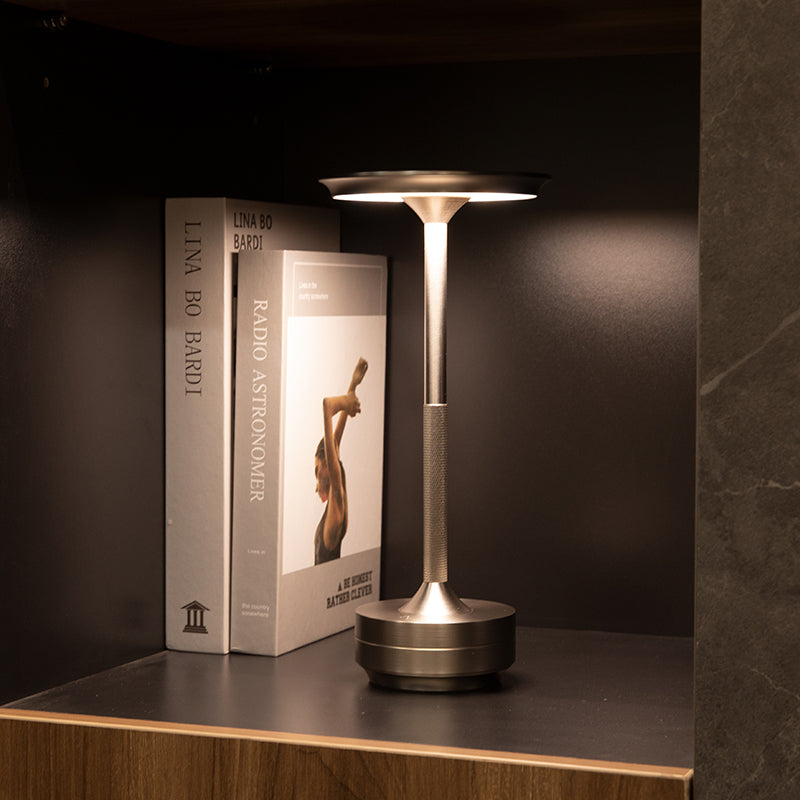 Navi – LED Skrivbordslampa i aluminium