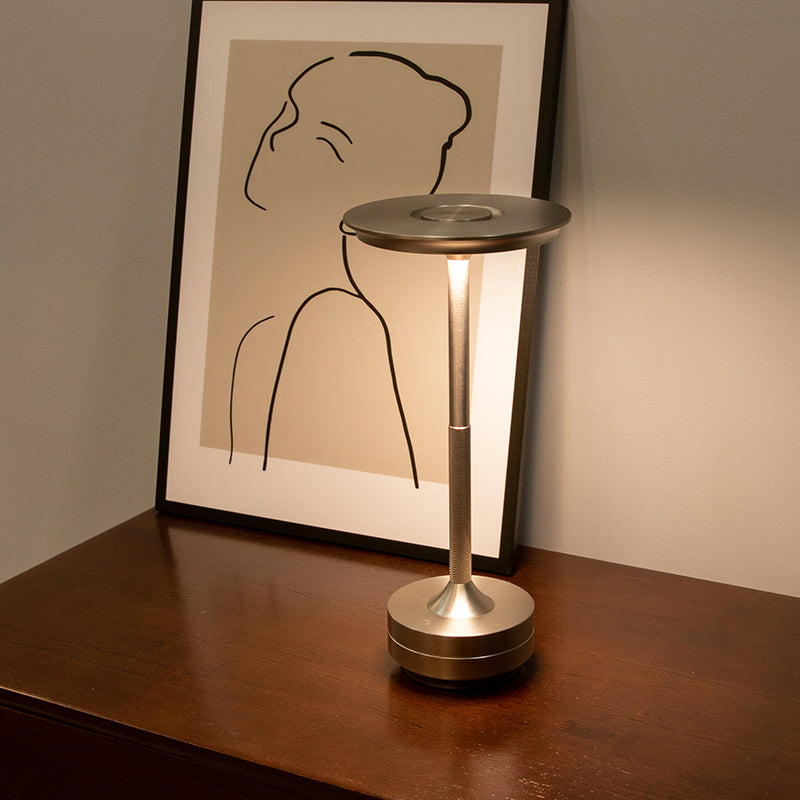 Navi – LED Skrivbordslampa i aluminium