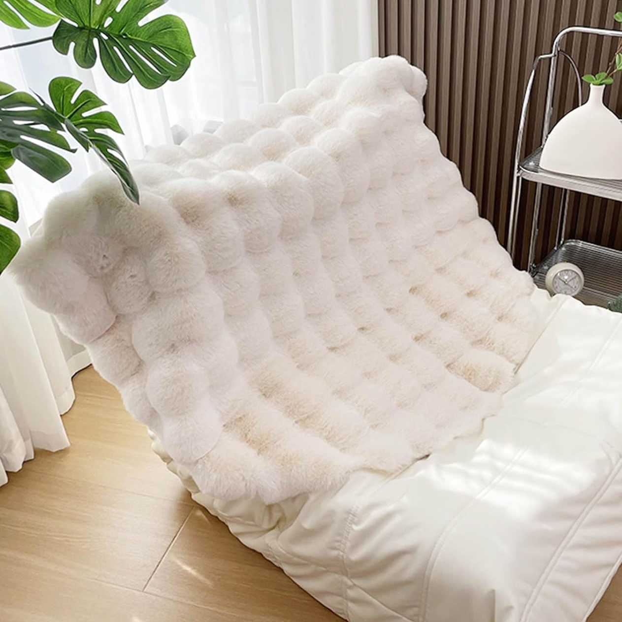 Alvira – Rund plushmatta för stil och komfort