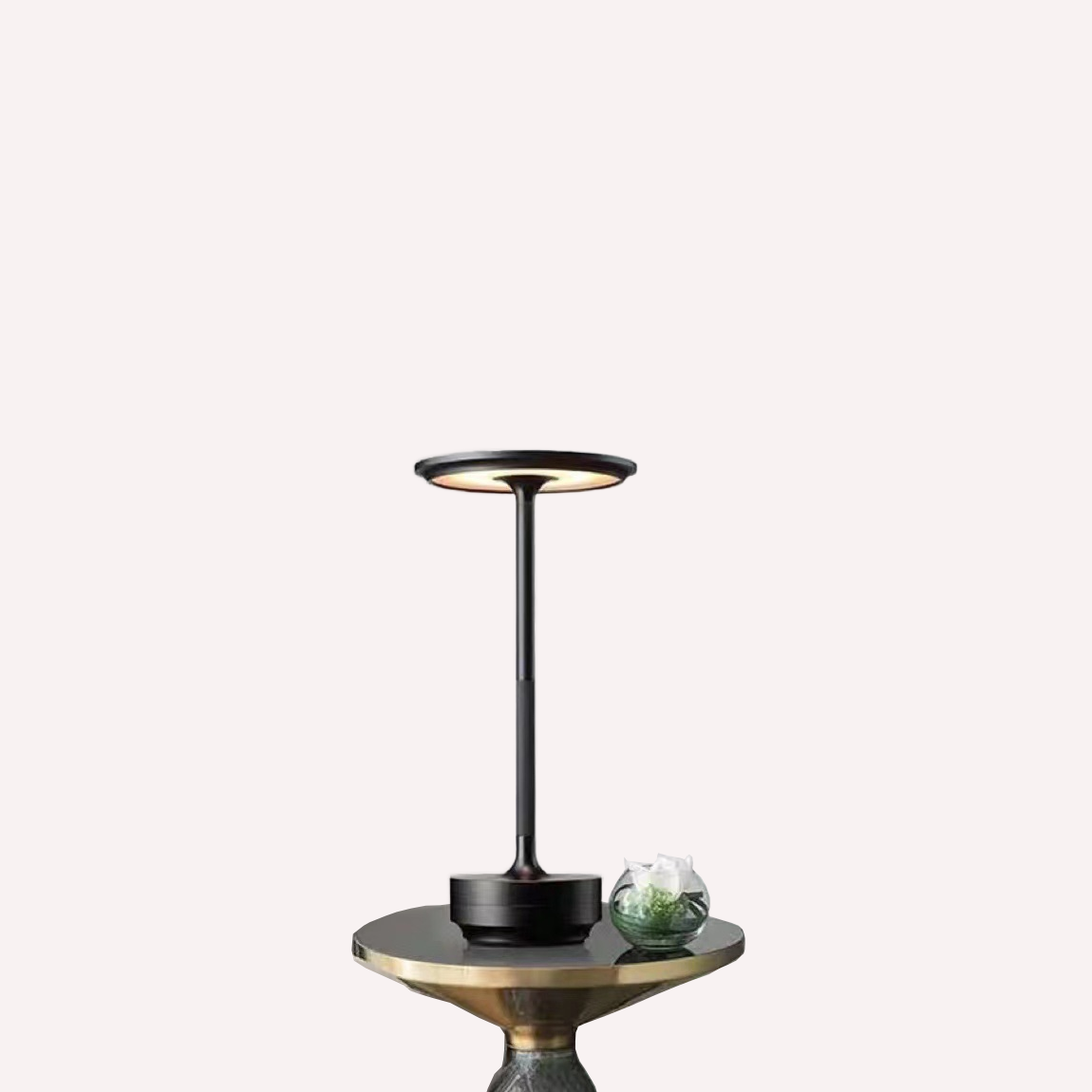 Navi – LED Skrivbordslampa i aluminium